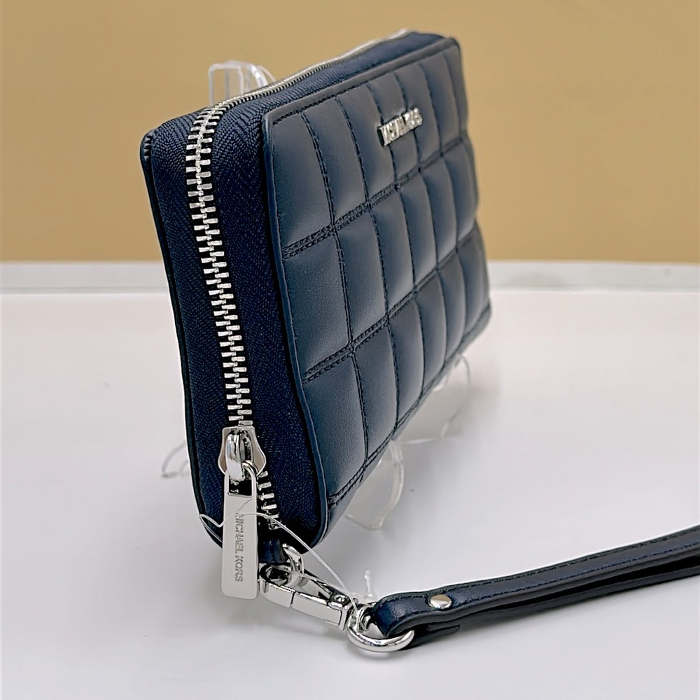 MICHAEL KORS Continental Wristlet Phone Case Wallet Navy
NWT - Picture 5 of 12